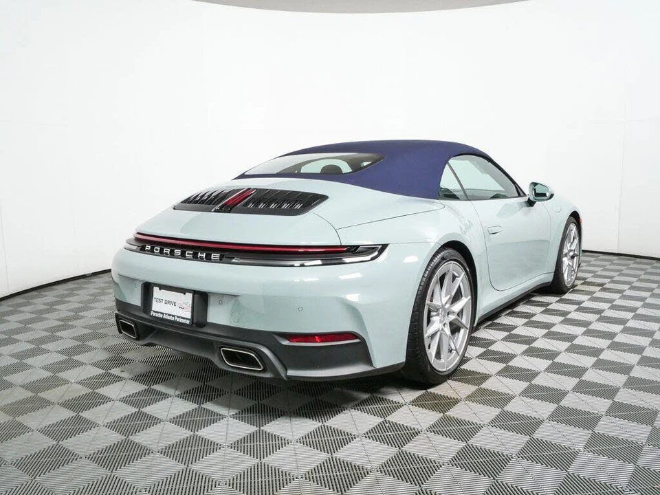 2025 Porsche 992 Carrera - Image 30 of 31
