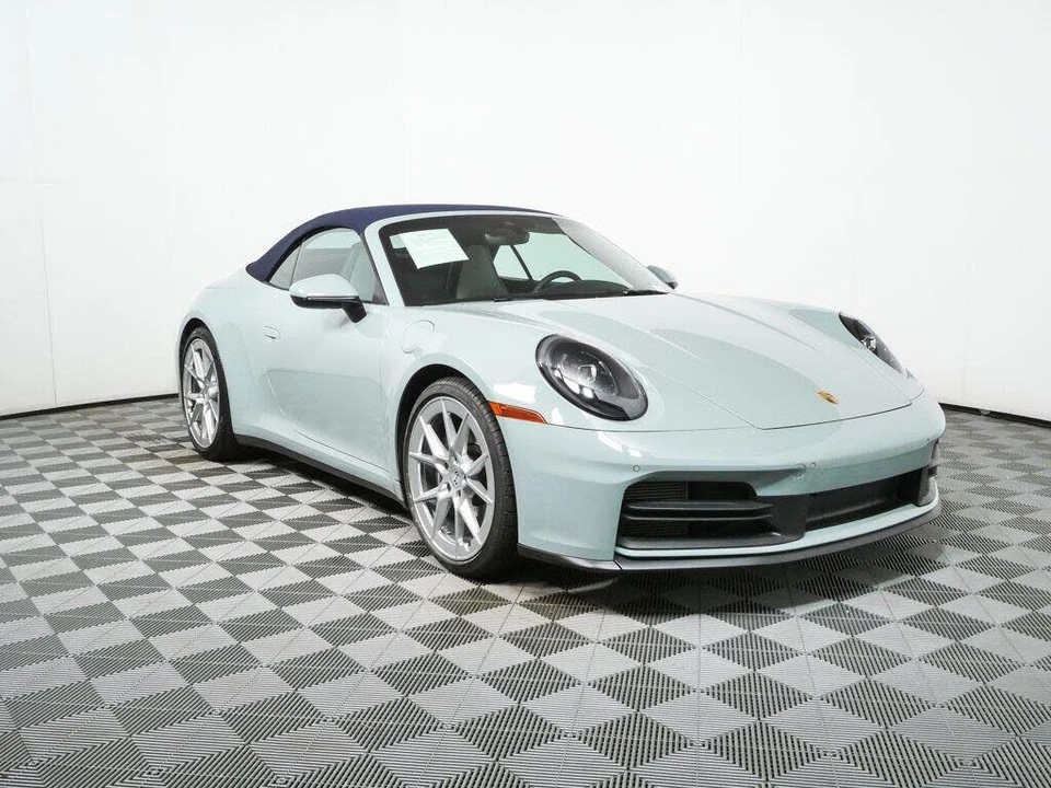 2025 Porsche 992 Carrera - Image 28 of 31