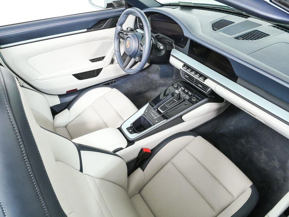 2025 Porsche 992 Carrera - Image 27 of 31