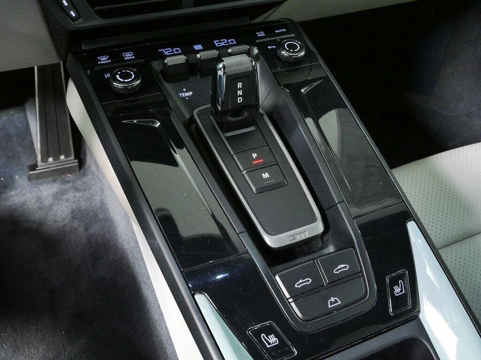 2025 Porsche 992 Carrera - Image 18 of 31