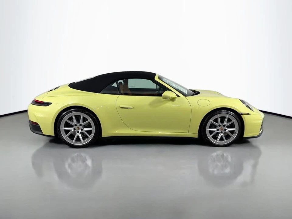 2025 Porsche 992 Carrera - Image 4 of 30
