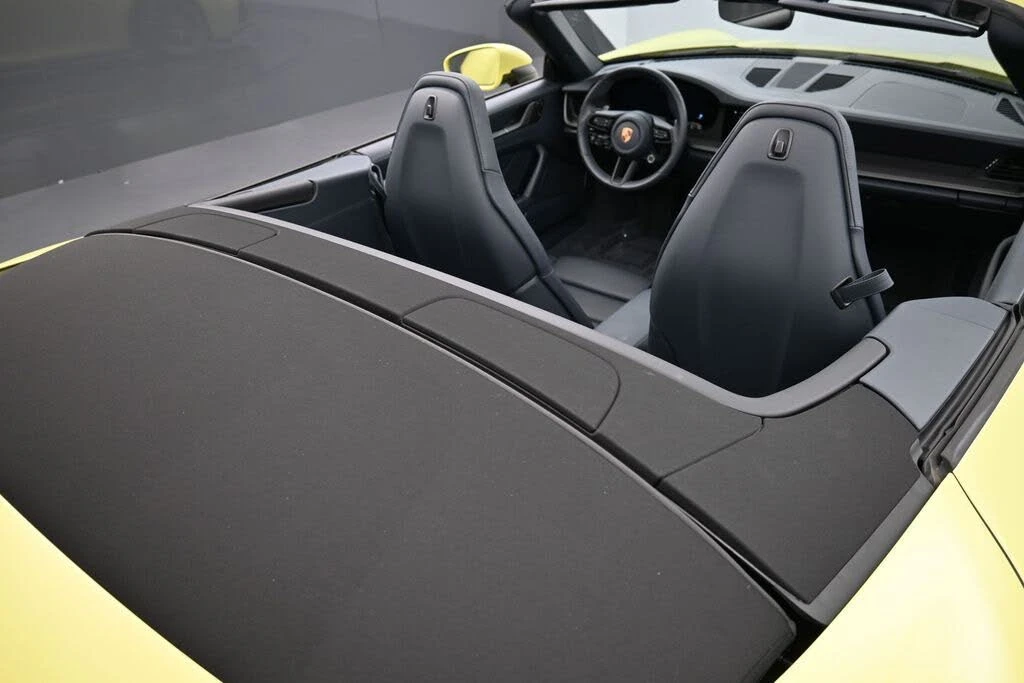 2025 Porsche 992 Carrera - Image 27 of 31