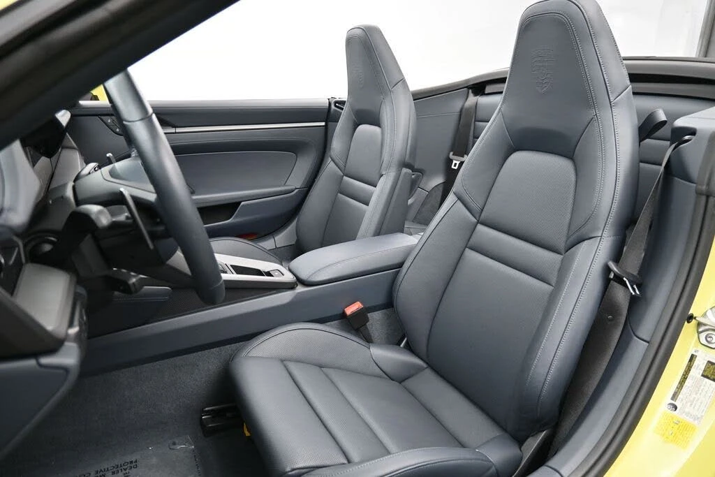 2025 Porsche 992 Carrera - Image 5 of 31