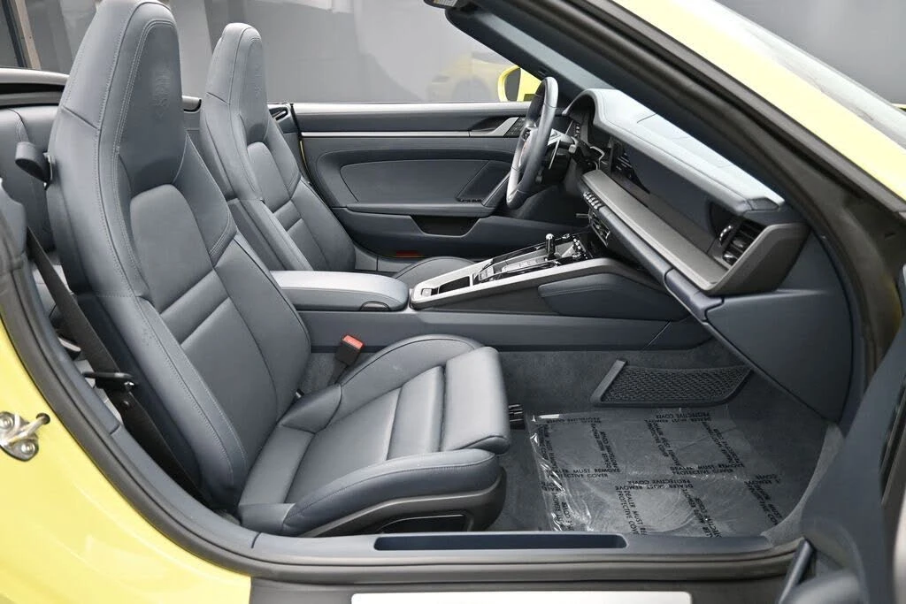 2025 Porsche 992 Carrera - Image 29 of 31