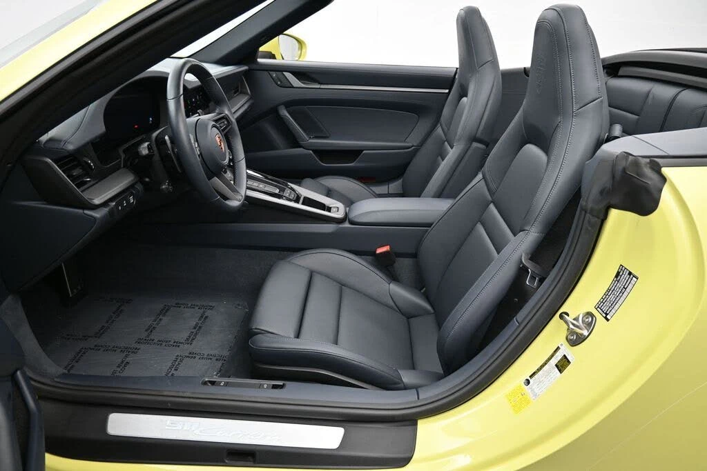 2025 Porsche 992 Carrera - Image 8 of 31