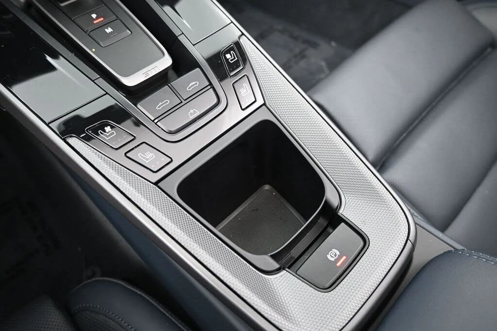 2025 Porsche 992 Carrera - Image 22 of 31