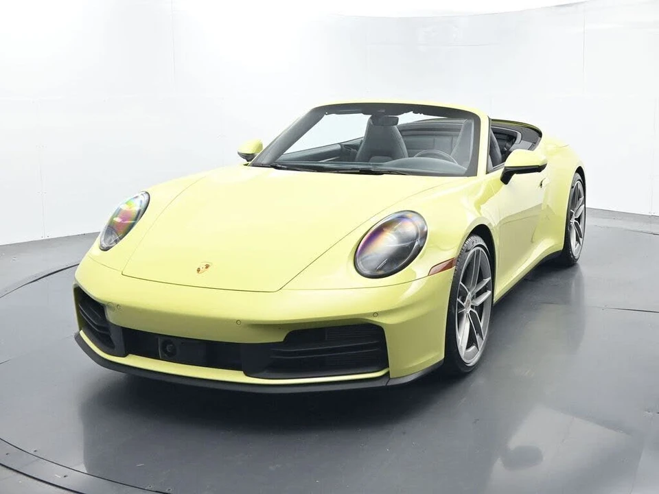 2025 Porsche 992 Carrera - Image 14 of 31