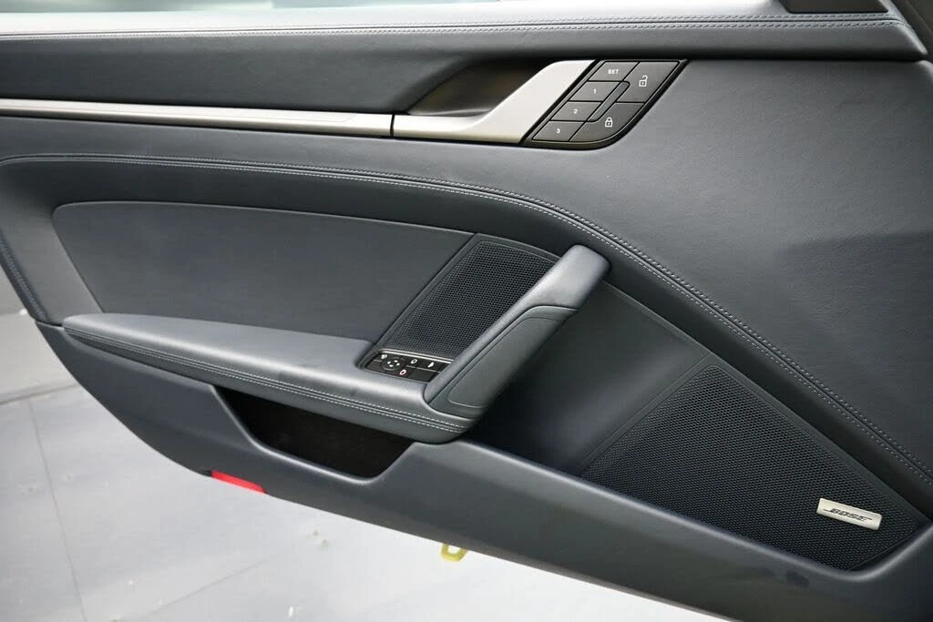 2025 Porsche 992 Carrera - Image 23 of 31