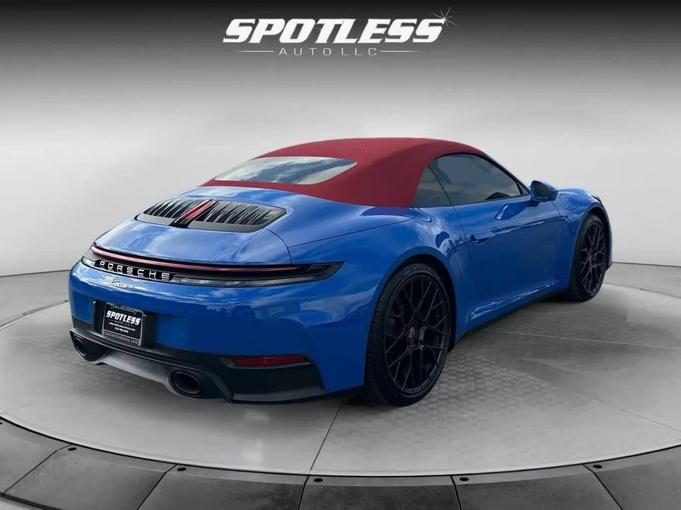 2025 Porsche 992 Carrera - Image 9 of 31