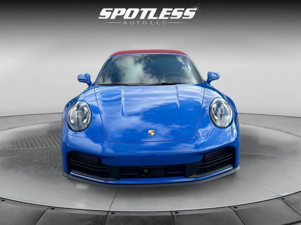 2025 Porsche 992 Carrera - Image 13 of 31