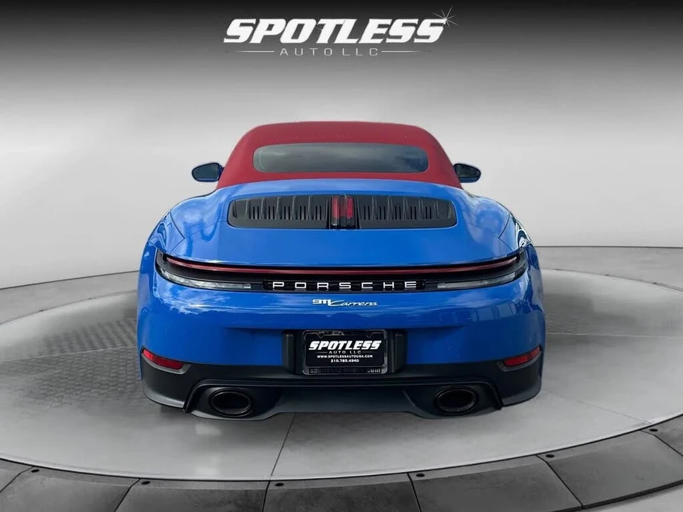 2025 Porsche 992 Carrera - Image 8 of 31
