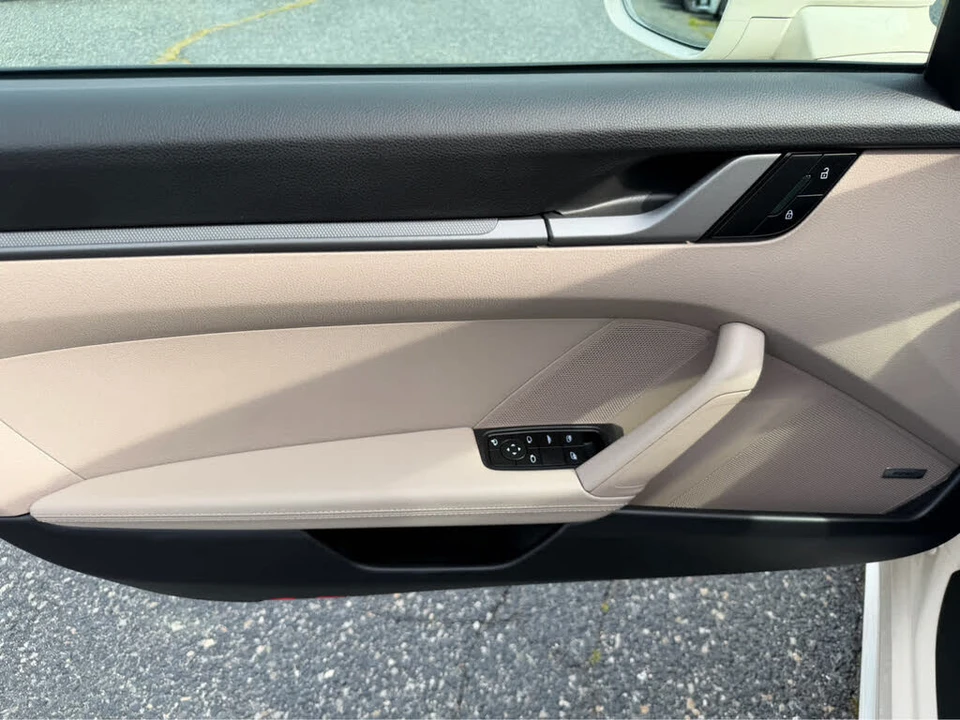 2025 Porsche 992 Carrera - Image 21 of 31