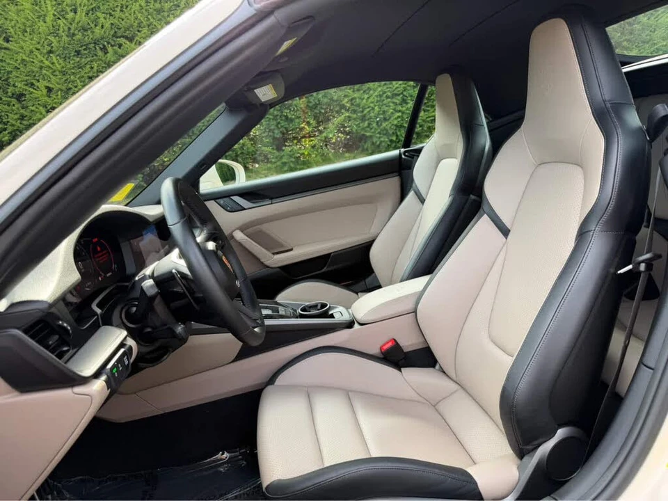 2025 Porsche 992 Carrera - Image 19 of 31