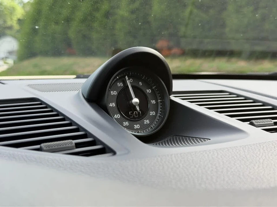 2025 Porsche 992 Carrera - Image 29 of 31