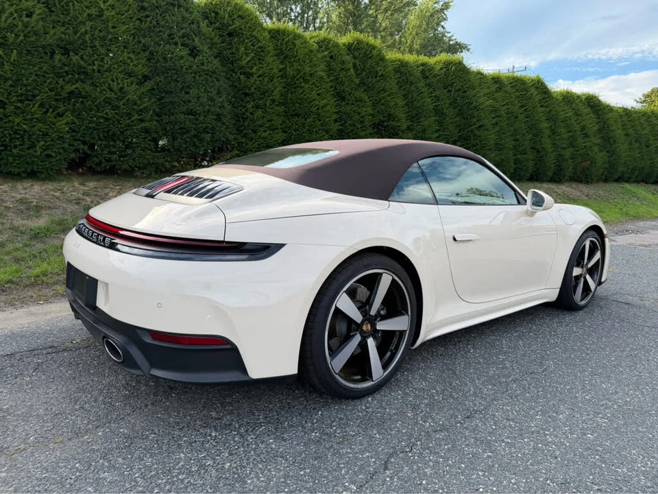 2025 Porsche 992 Carrera - Image 6 of 31