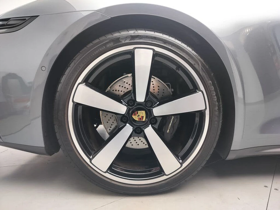 2025 Porsche 992 Carrera - Image 25 of 26