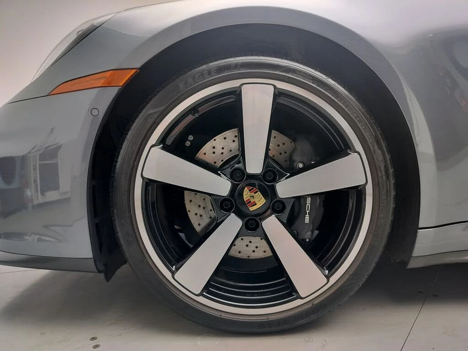 2025 Porsche 992 Carrera - Image 22 of 26