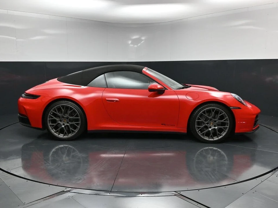 2025 Porsche 992 Carrera - Image 11 of 31
