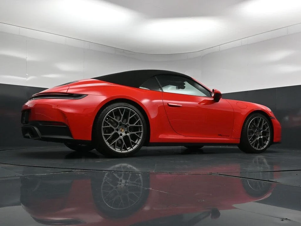 2025 Porsche 992 Carrera - Image 26 of 31