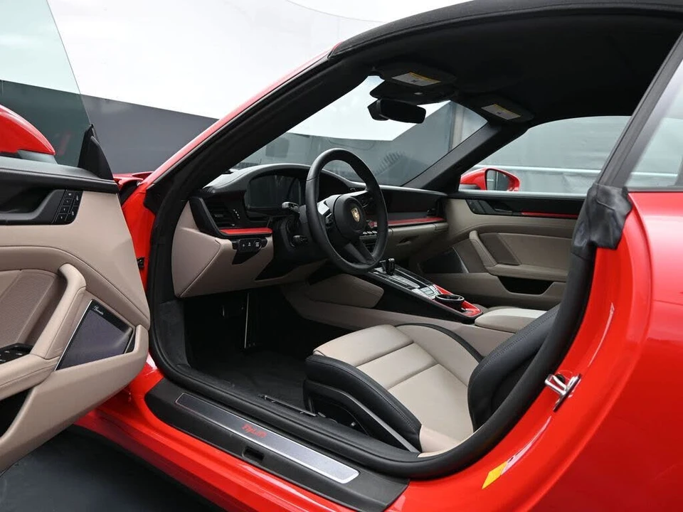 2025 Porsche 992 Carrera - Image 4 of 31