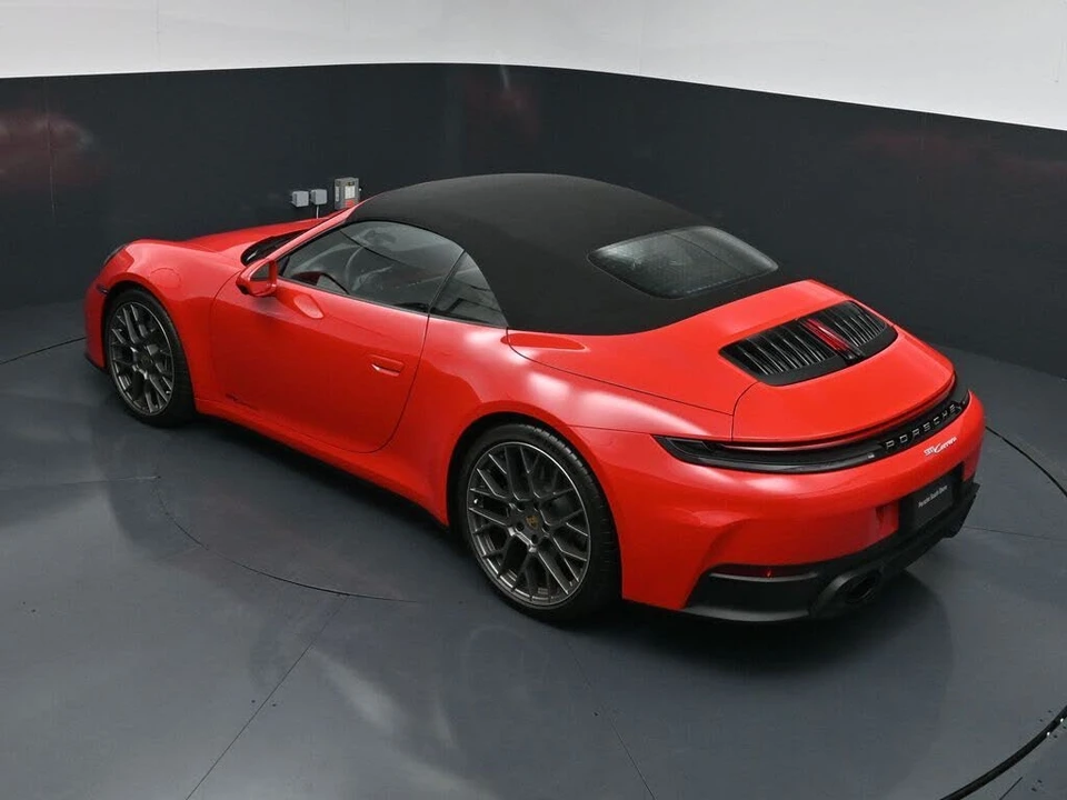 2025 Porsche 992 Carrera - Image 16 of 31