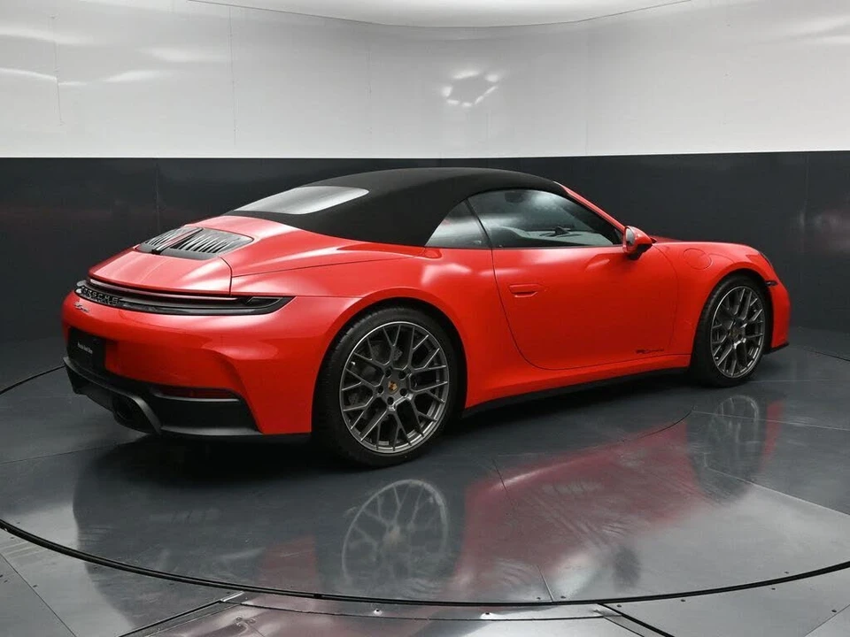 2025 Porsche 992 Carrera - Image 10 of 31