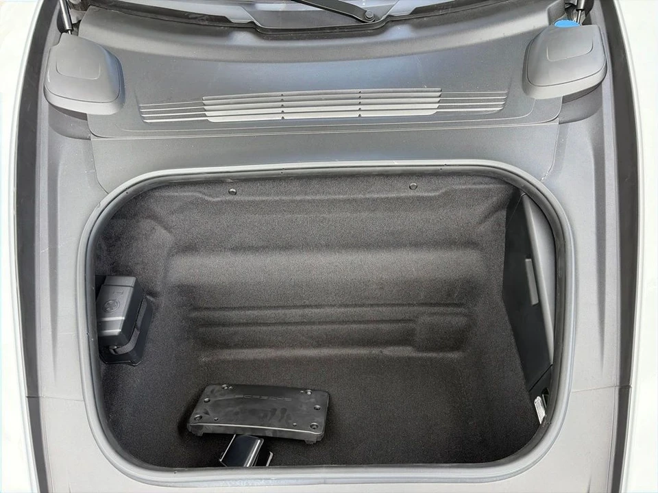 2025 Porsche 992 Carrera - Image 9 of 17