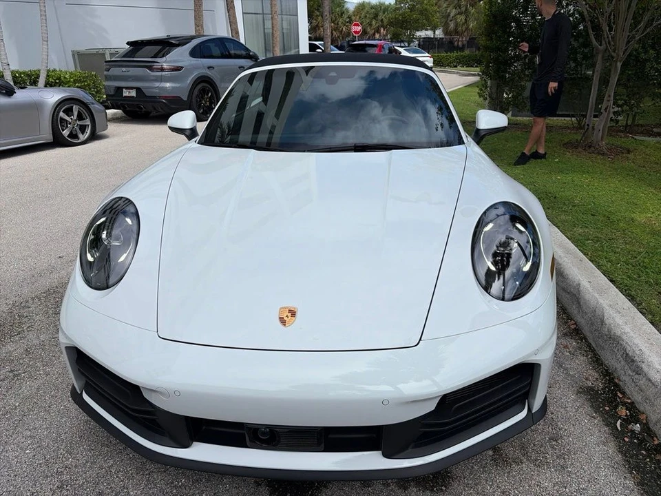 2025 Porsche 992 Carrera - Image 8 of 17