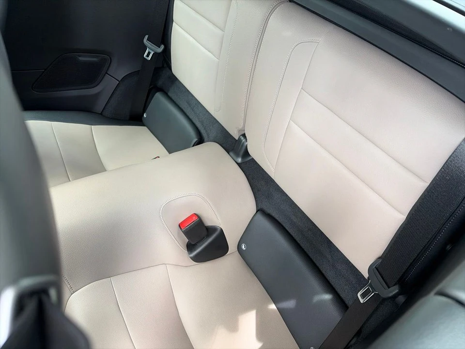2025 Porsche 992 Carrera - Image 7 of 17