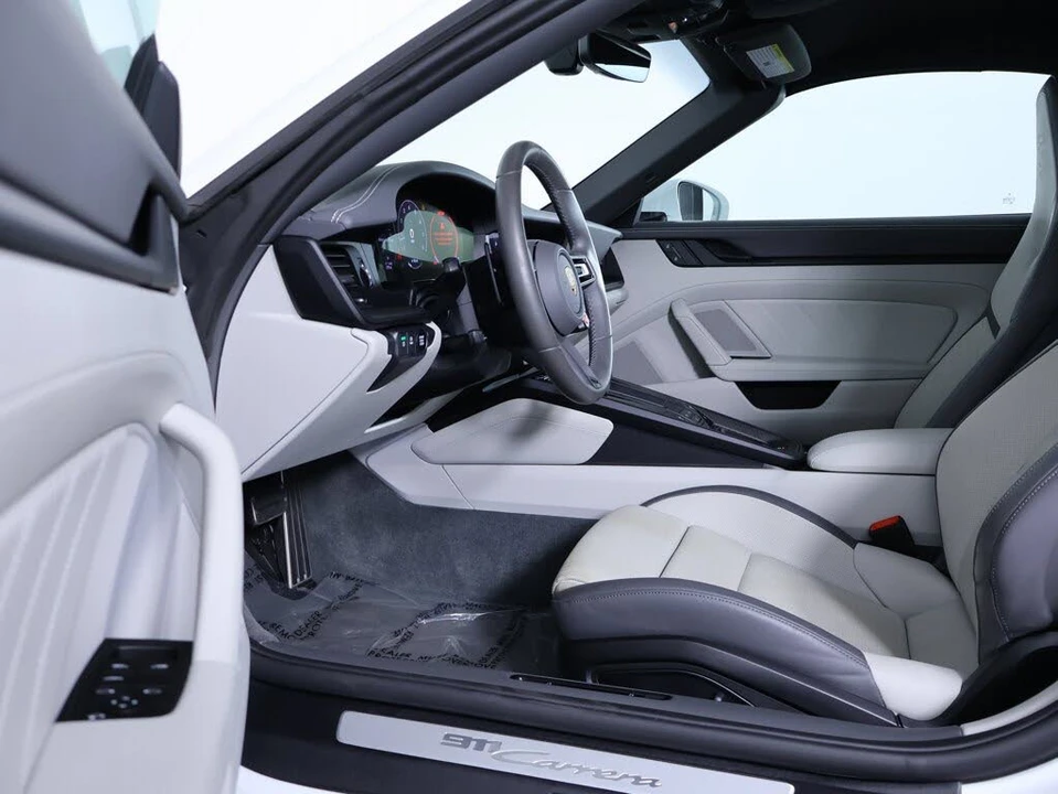 2025 Porsche 992 Carrera - Image 5 of 26