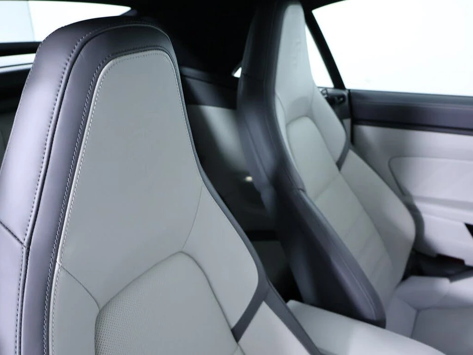2025 Porsche 992 Carrera - Image 21 of 26