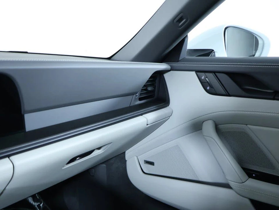 2025 Porsche 992 Carrera - Image 23 of 26