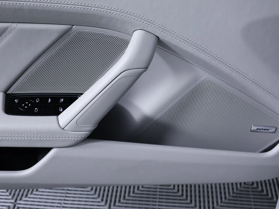 2025 Porsche 992 Carrera - Image 14 of 26