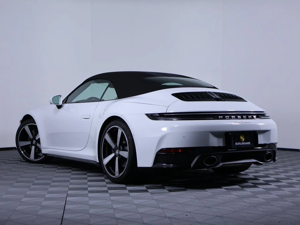 2025 Porsche 992 Carrera - Image 3 of 26