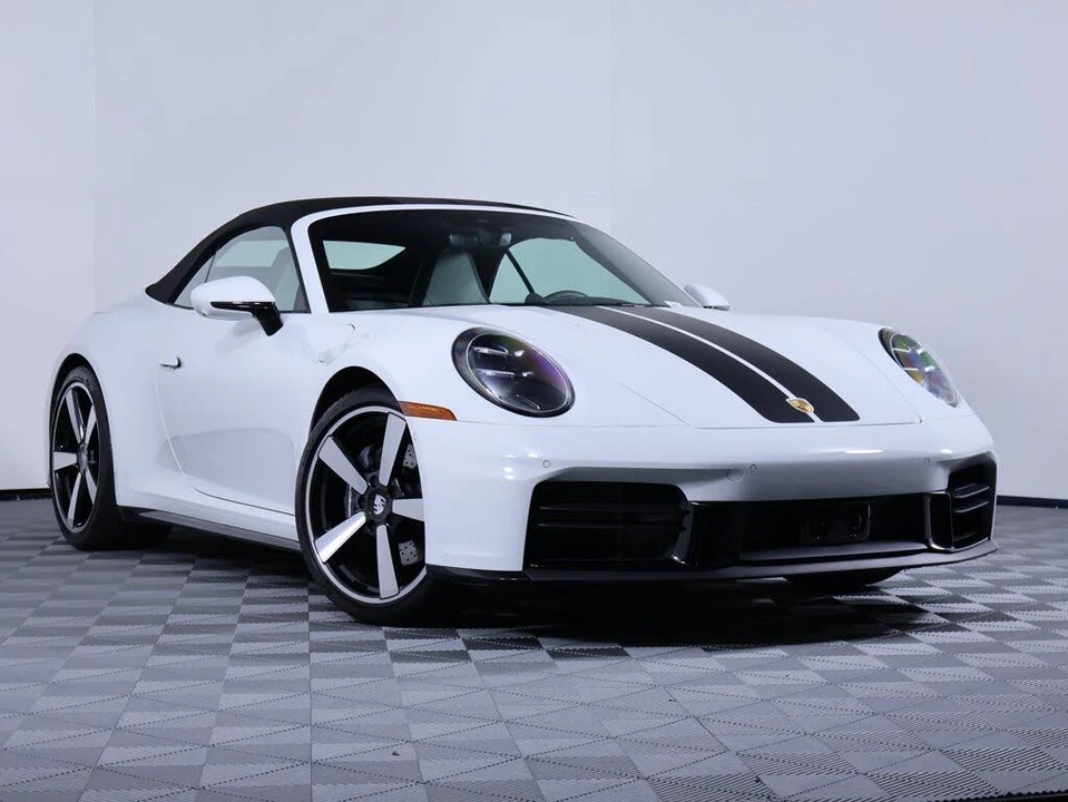 2025 Porsche 992 Carrera - Image 9 of 26