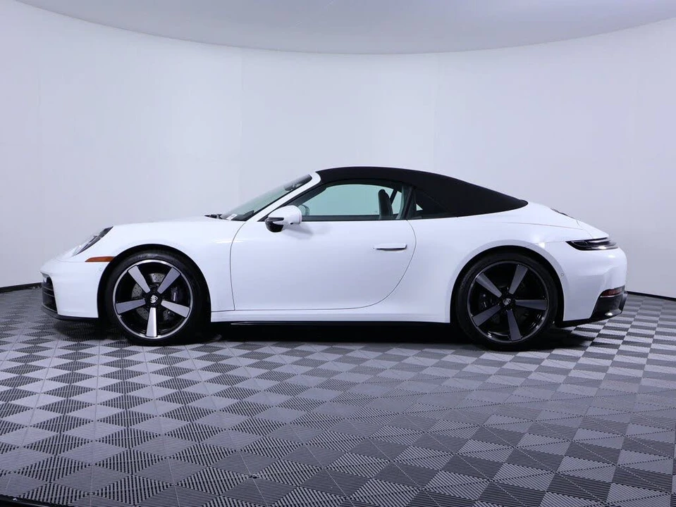 2025 Porsche 992 Carrera - Image 2 of 26