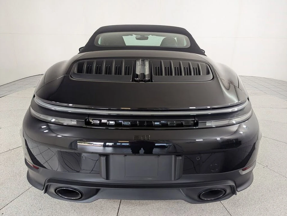 2025 Porsche 992 Carrera - Image 10 of 23