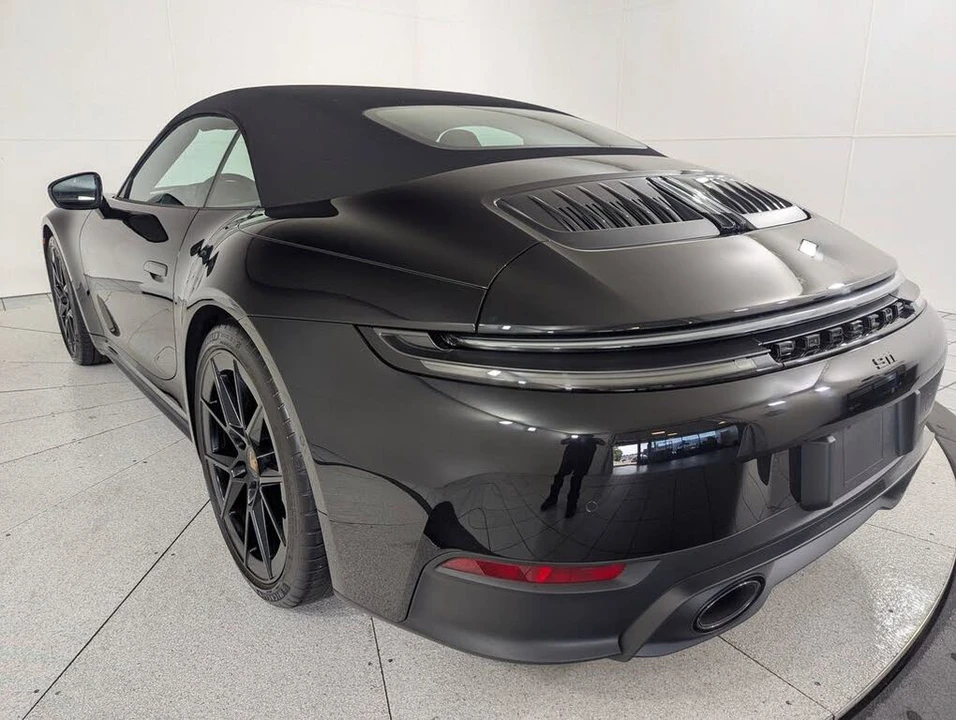 2025 Porsche 992 Carrera - Image 3 of 23