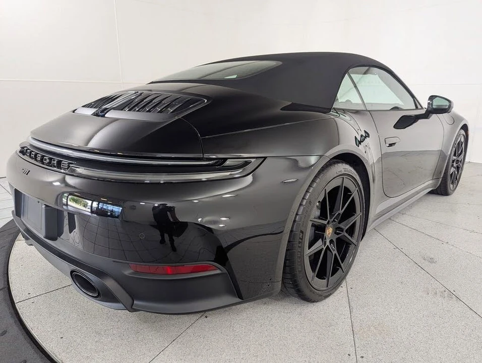 2025 Porsche 992 Carrera - Image 9 of 23