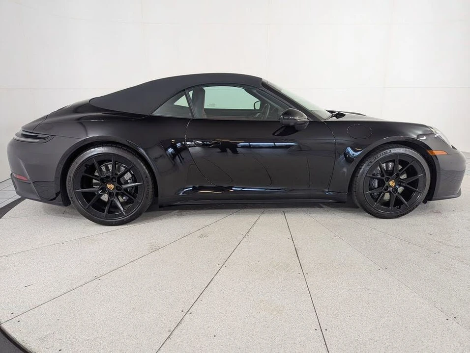 2025 Porsche 992 Carrera - Image 8 of 23