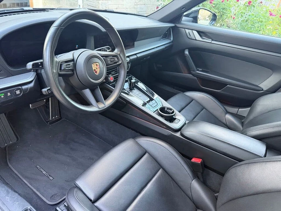 2025 Porsche 992 Carrera - Image 3 of 4