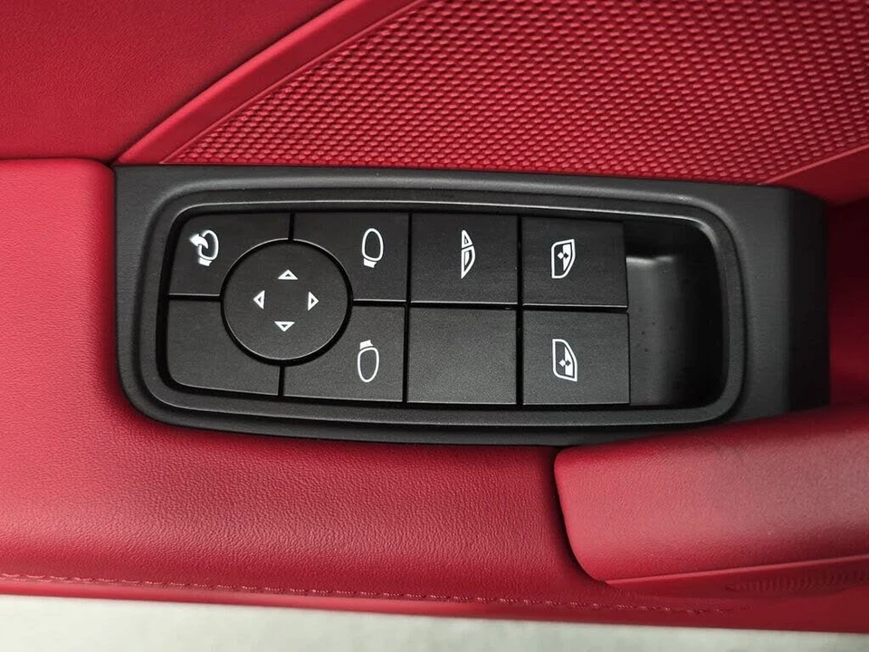 2025 Porsche 992 Carrera - Image 24 of 31