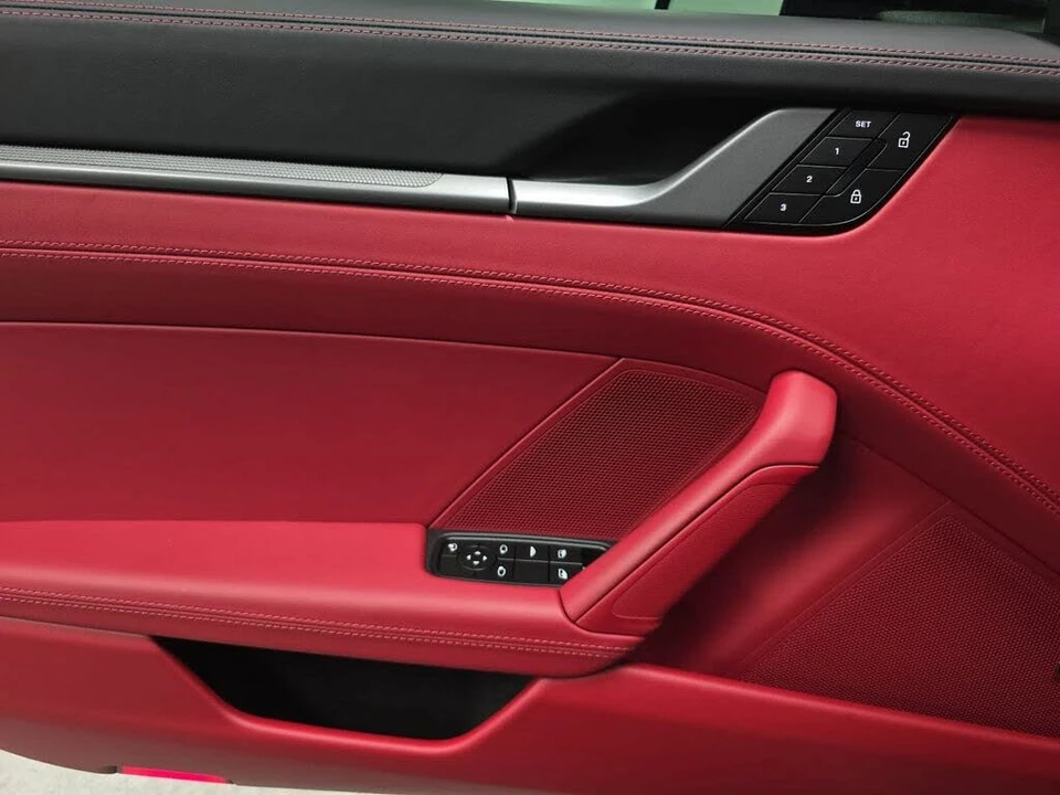 2025 Porsche 992 Carrera - Image 23 of 31