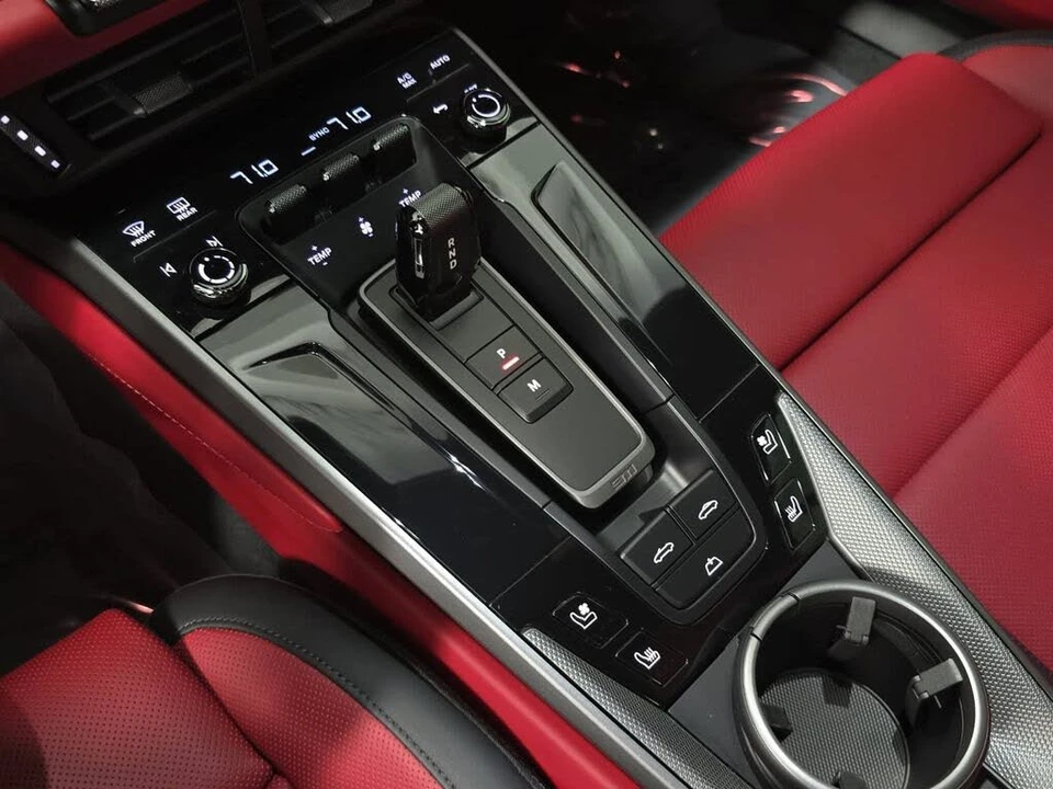 2025 Porsche 992 Carrera - Image 20 of 31