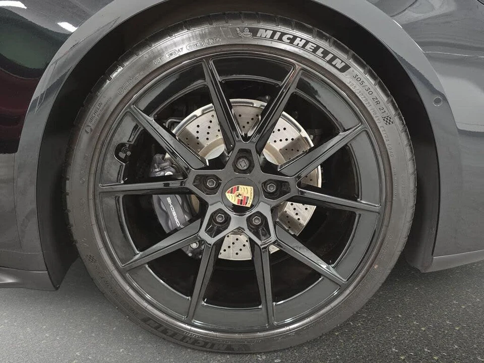 2025 Porsche 992 Carrera - Image 28 of 31