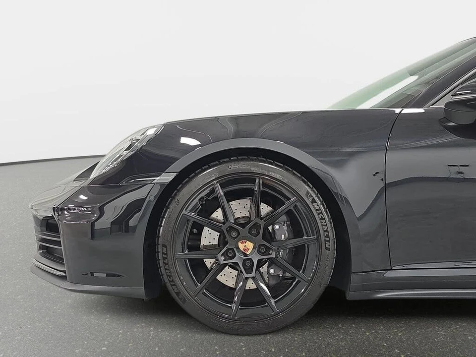 2025 Porsche 992 Carrera - Image 10 of 31