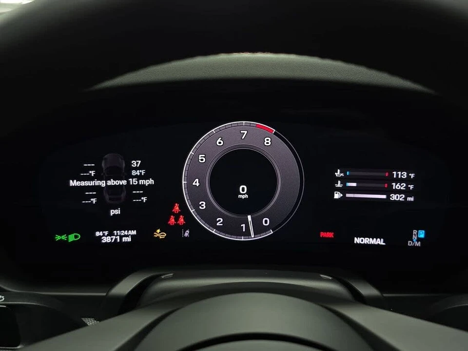 2025 Porsche 992 Carrera - Image 14 of 31