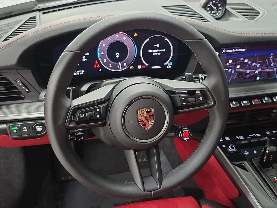 2025 Porsche 992 Carrera - Image 13 of 31