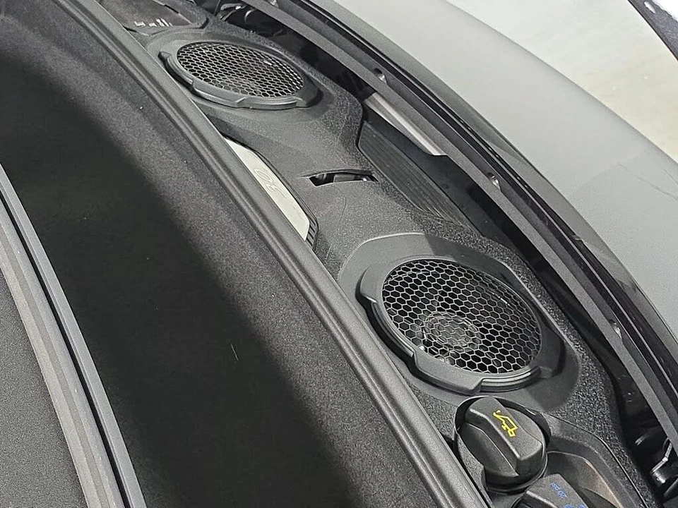 2025 Porsche 992 Carrera - Image 30 of 31