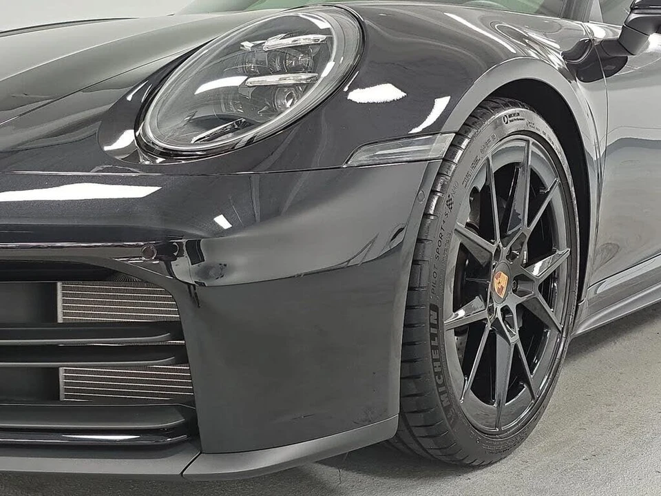 2025 Porsche 992 Carrera - Image 11 of 31
